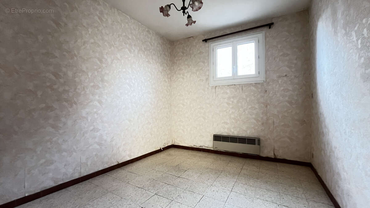 Maison à RIBAUTE-LES-TAVERNES