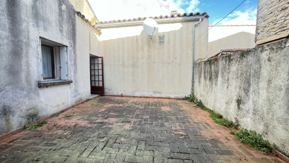 Maison à RIBAUTE-LES-TAVERNES