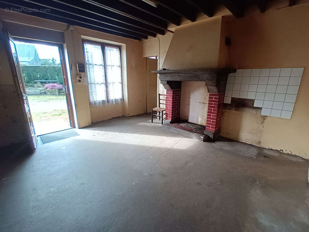 Maison à SAINT-MICHEL-DE-MONTJOIE