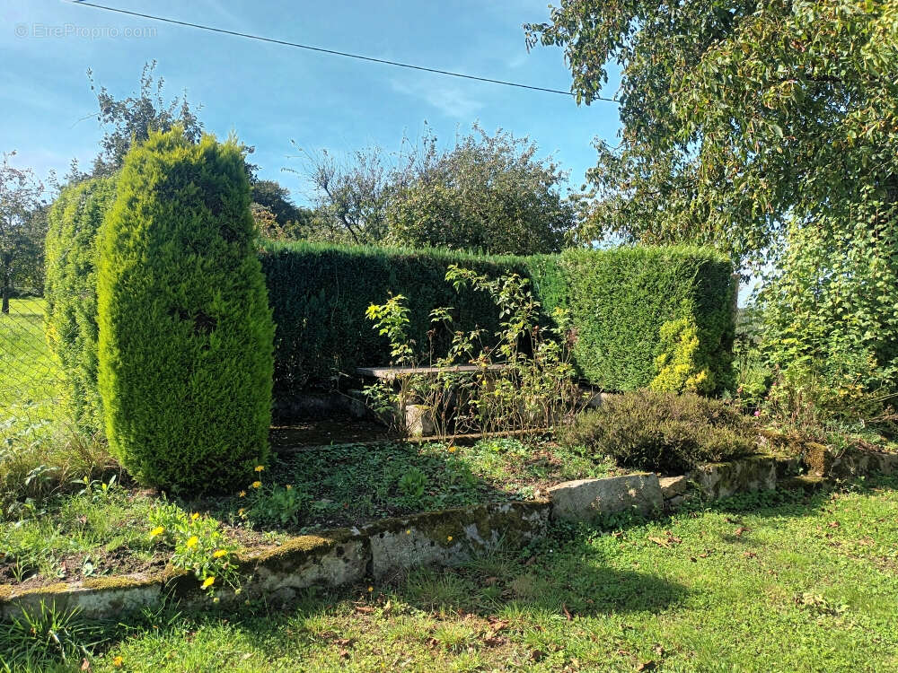 Maison à SAINT-MICHEL-DE-MONTJOIE