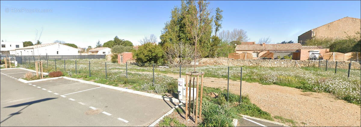 Terrain à ORNAISONS