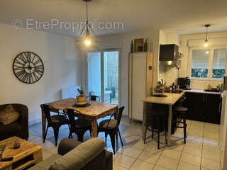 Appartement à SALLES