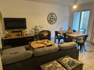 Appartement à SALLES