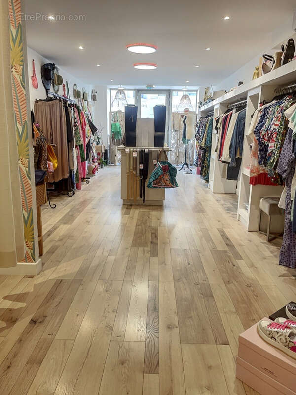 Commerce à SAINT-RAPHAEL