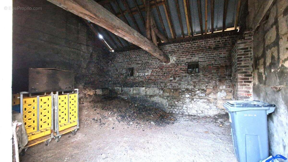 D&#039;une surface de 14 m² - Maison à CREPY