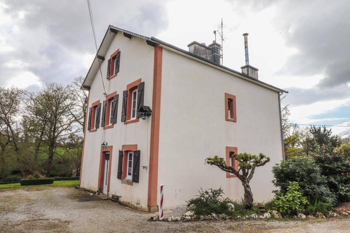 Maison à CARHAIX-PLOUGUER