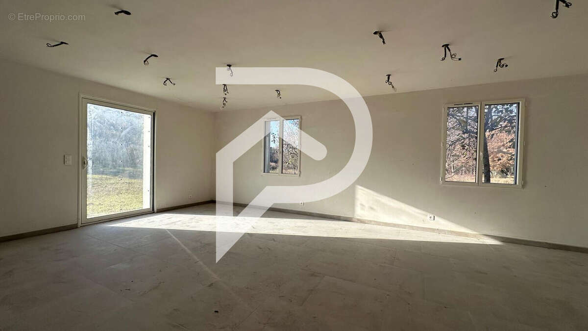 Maison à ALLEMAGNE-EN-PROVENCE