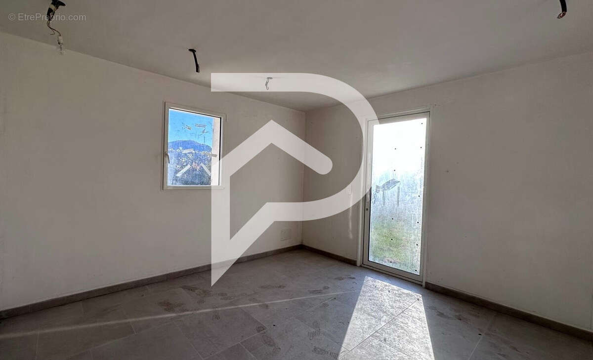 Maison à ALLEMAGNE-EN-PROVENCE