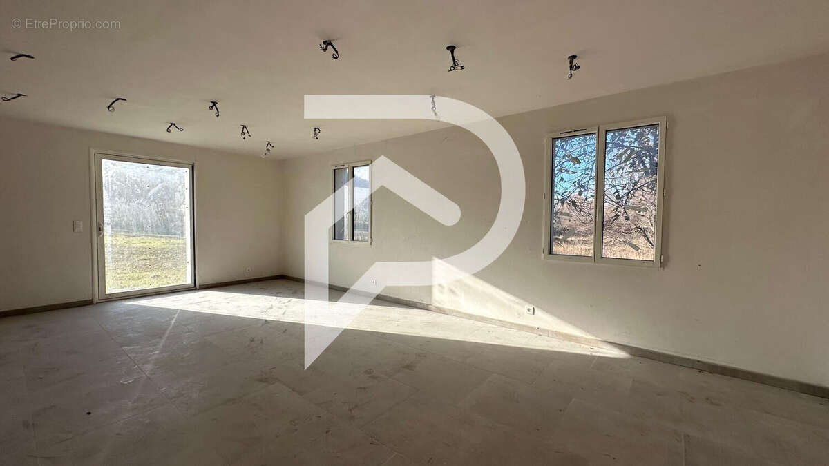 Maison à ALLEMAGNE-EN-PROVENCE