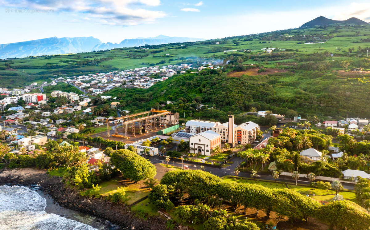 Terrain à SAINT-PIERRE