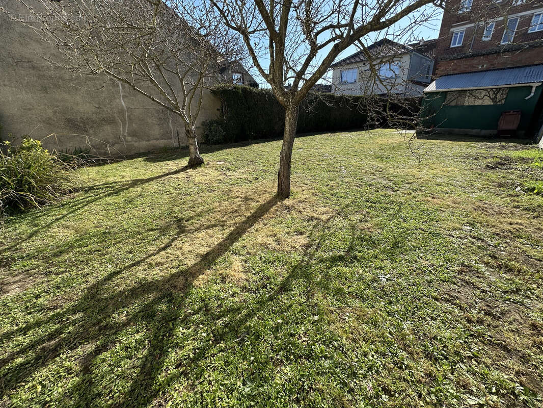 Appartement à BROU-SUR-CHANTEREINE