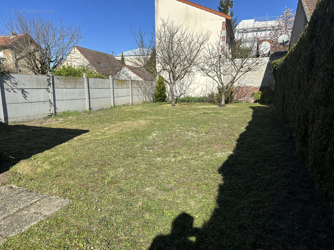 Appartement à BROU-SUR-CHANTEREINE