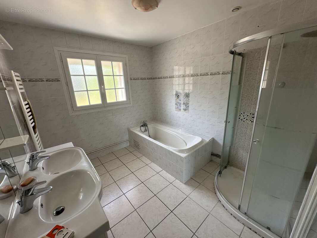 Maison à PONT-DU-CHATEAU