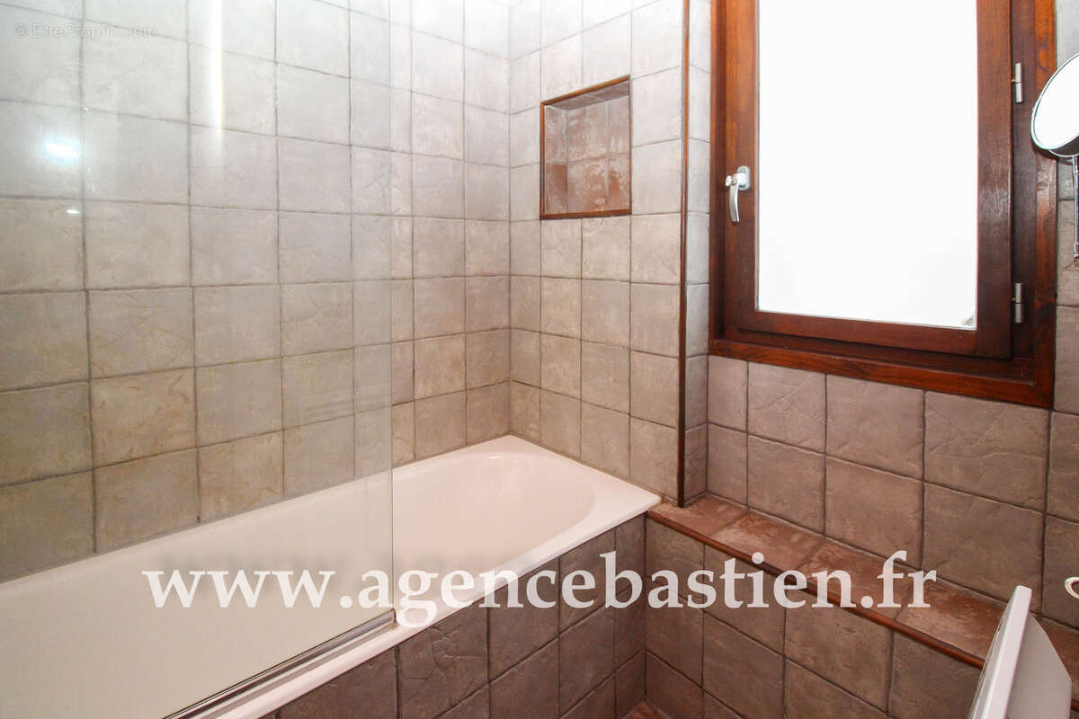 Maison à DIVONNE-LES-BAINS