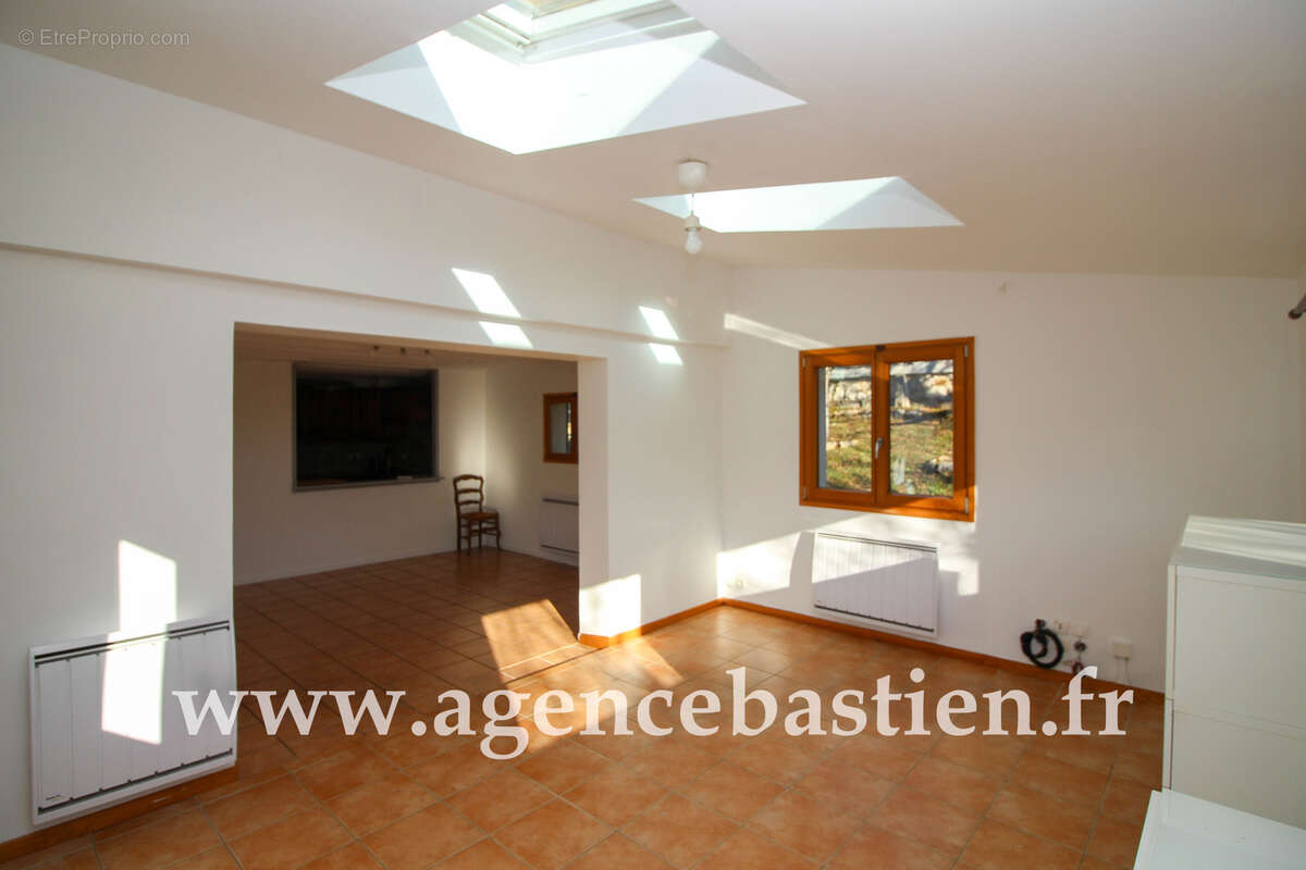 Maison à DIVONNE-LES-BAINS