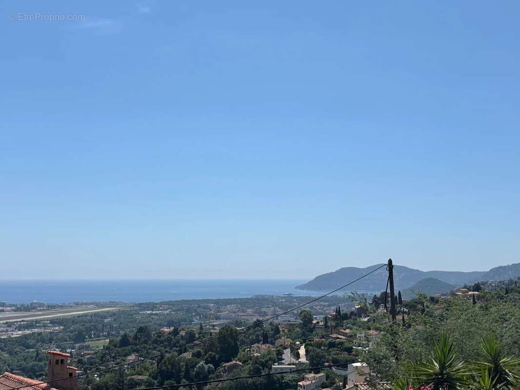 Terrain à MANDELIEU-LA-NAPOULE