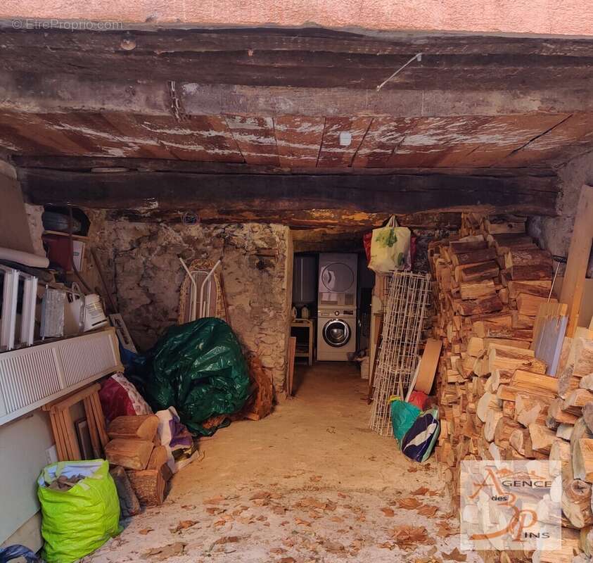 Maison à COLLOBRIERES