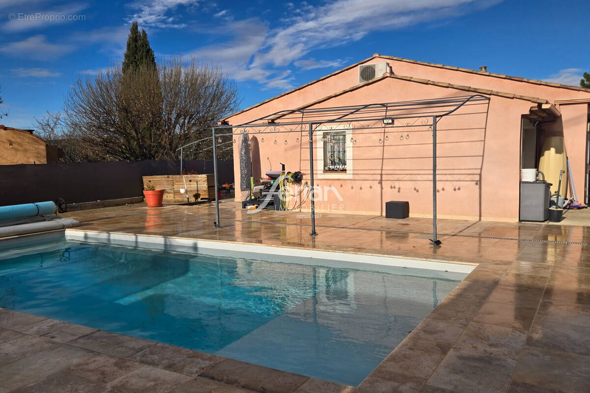 Maison à VILLECROZE