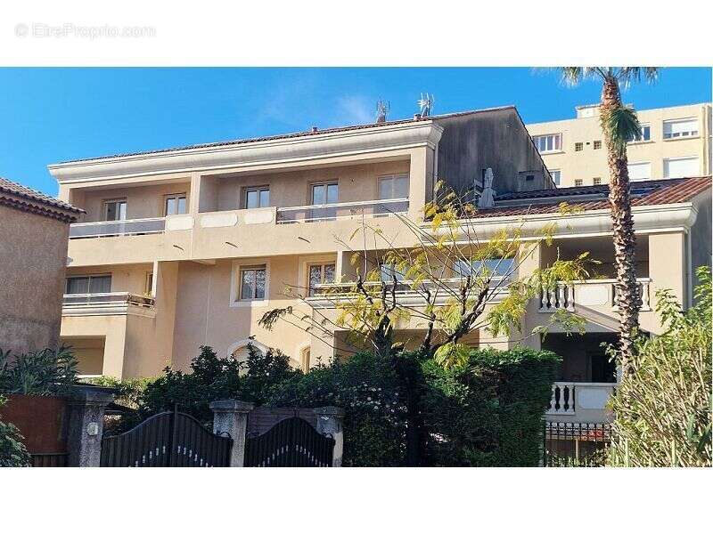 Appartement à LA VALETTE-DU-VAR