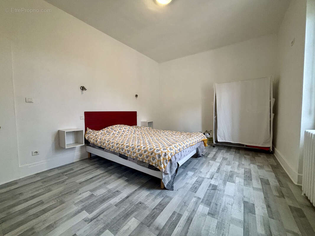 Appartement à LENCLOITRE