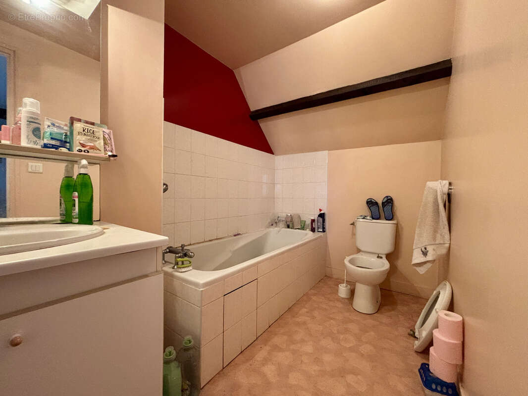 Appartement à LENCLOITRE