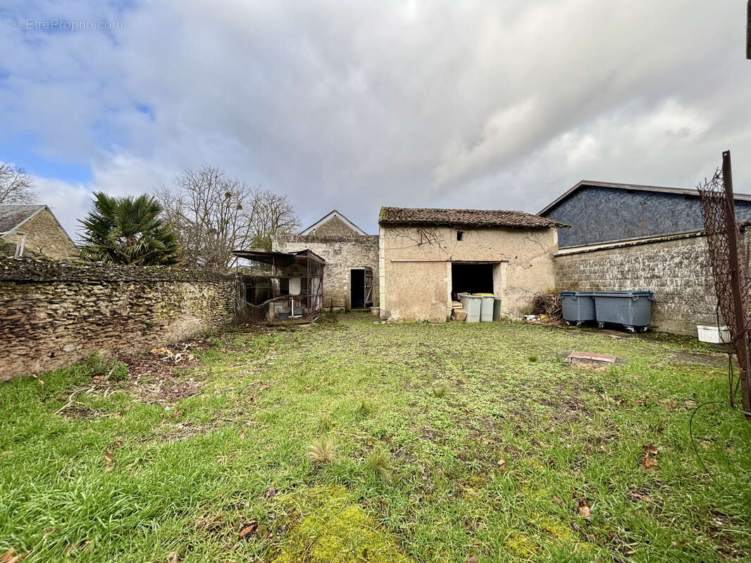 Appartement à LENCLOITRE