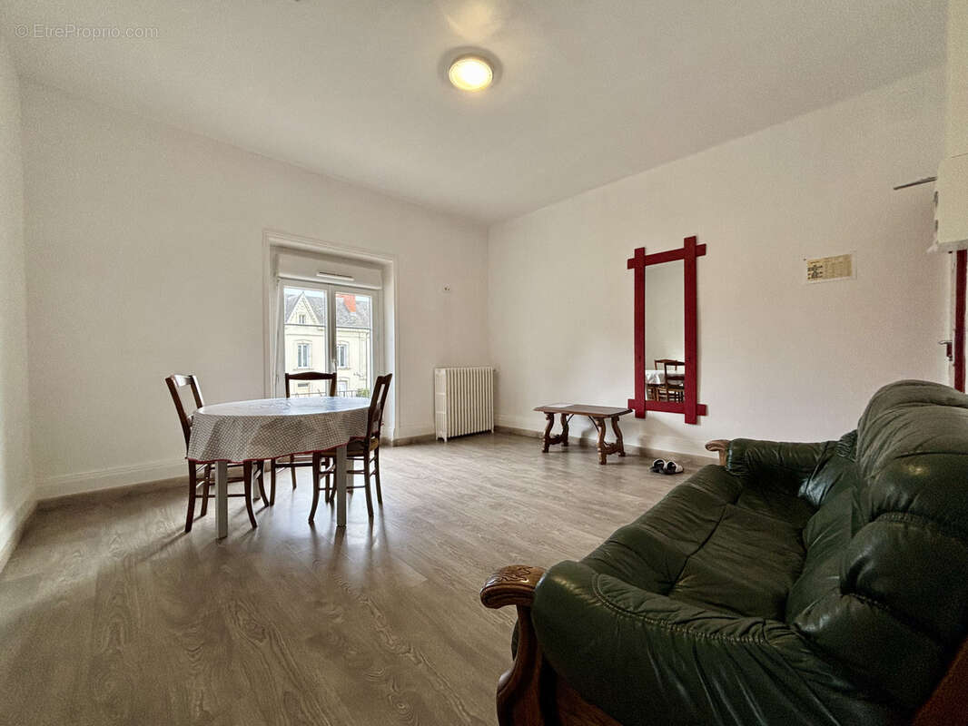 Appartement à LENCLOITRE