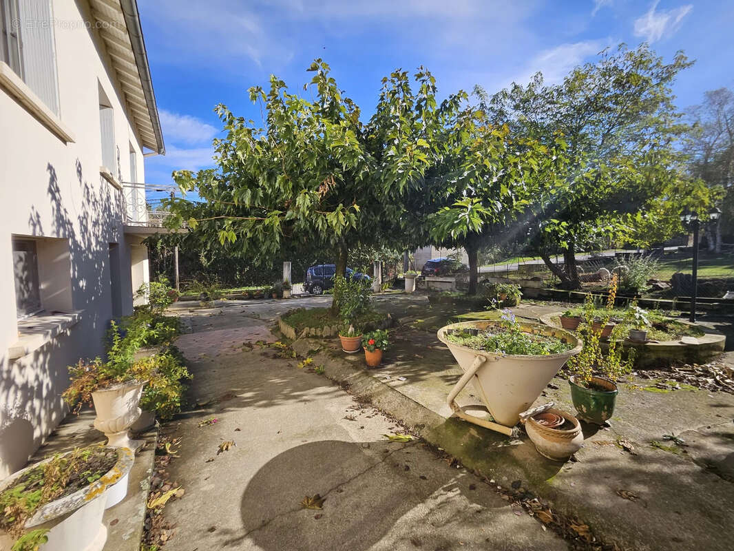 Maison à SAINT-AMADOU