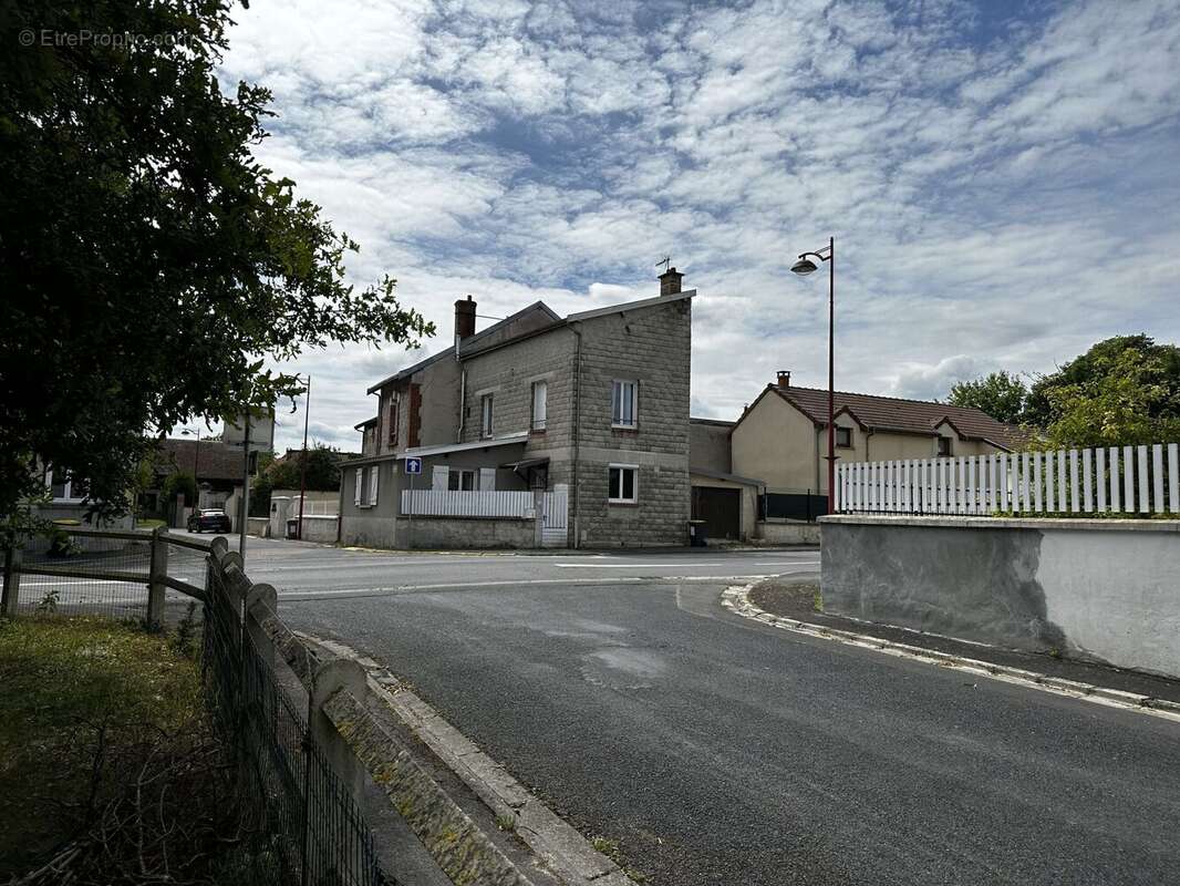 Terrain à BEINE-NAUROY