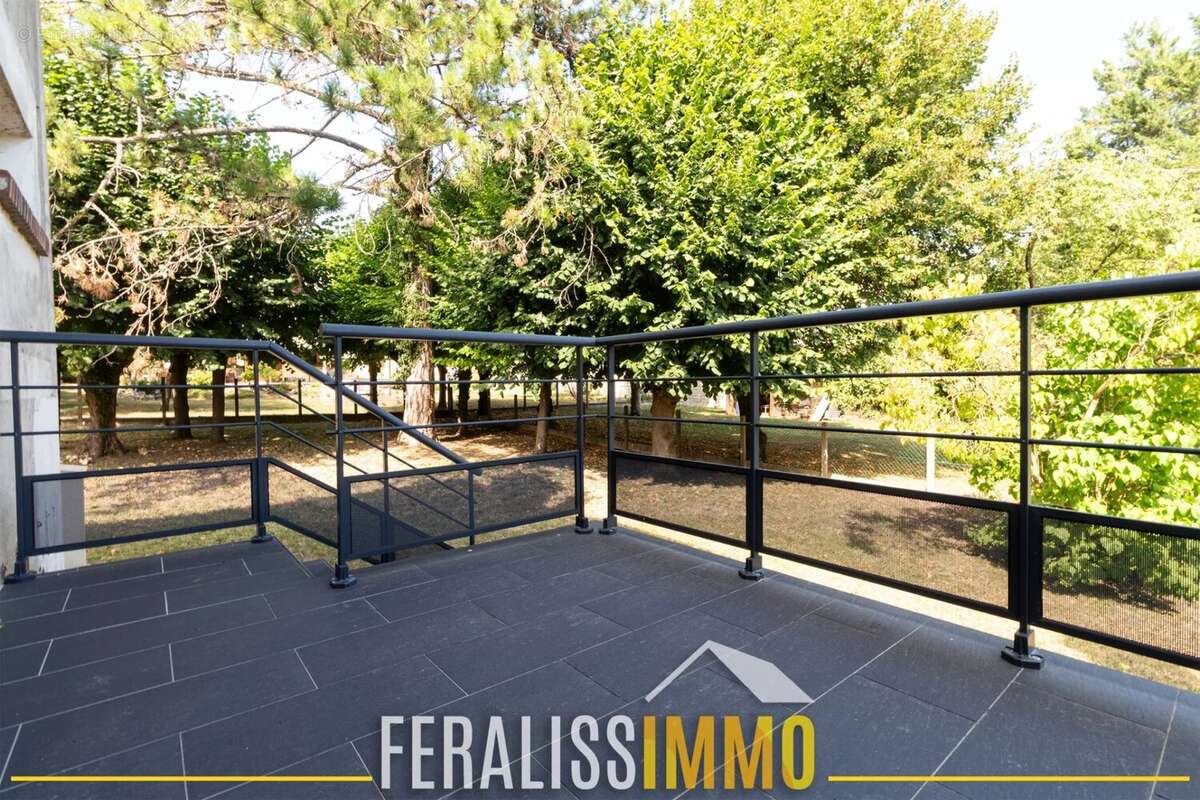 Maison à MEZY-SUR-SEINE