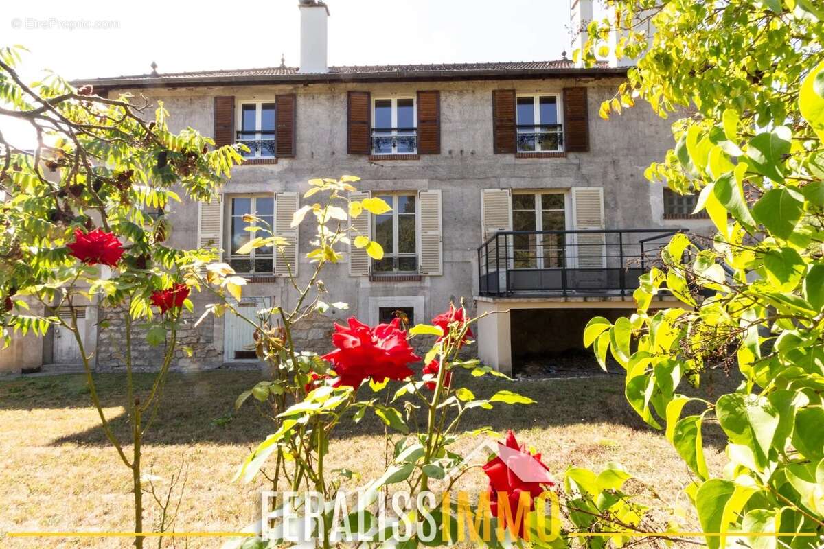 Maison à MEZY-SUR-SEINE