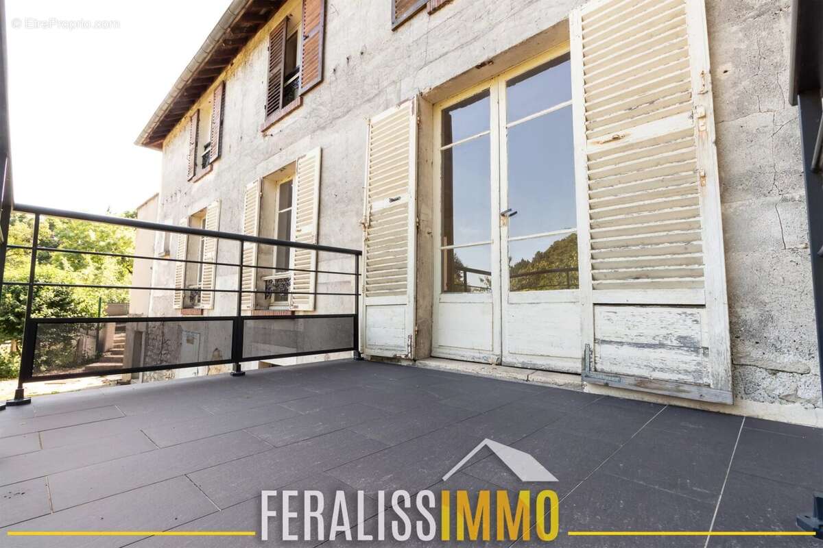 Maison à MEZY-SUR-SEINE