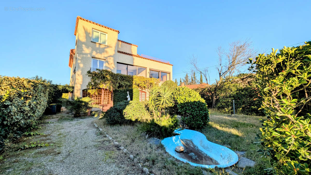 Maison à SAINT-GENIS-DES-FONTAINES