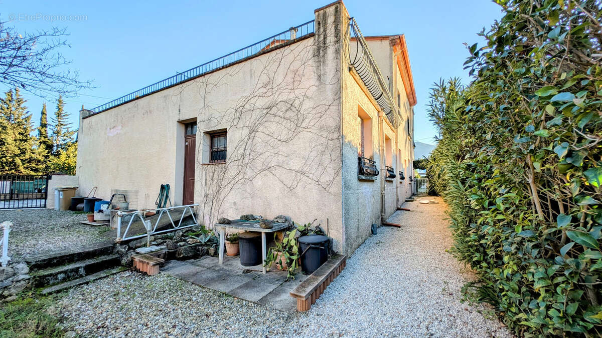 Maison à SAINT-GENIS-DES-FONTAINES