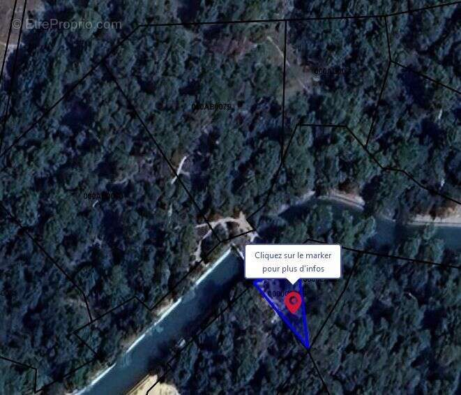 Terrain à LA ROQUE-D&#039;ANTHERON