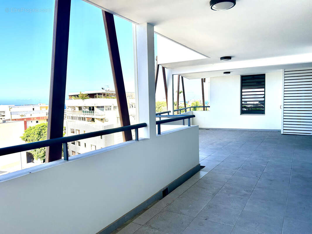 Appartement à SAINT-DENIS