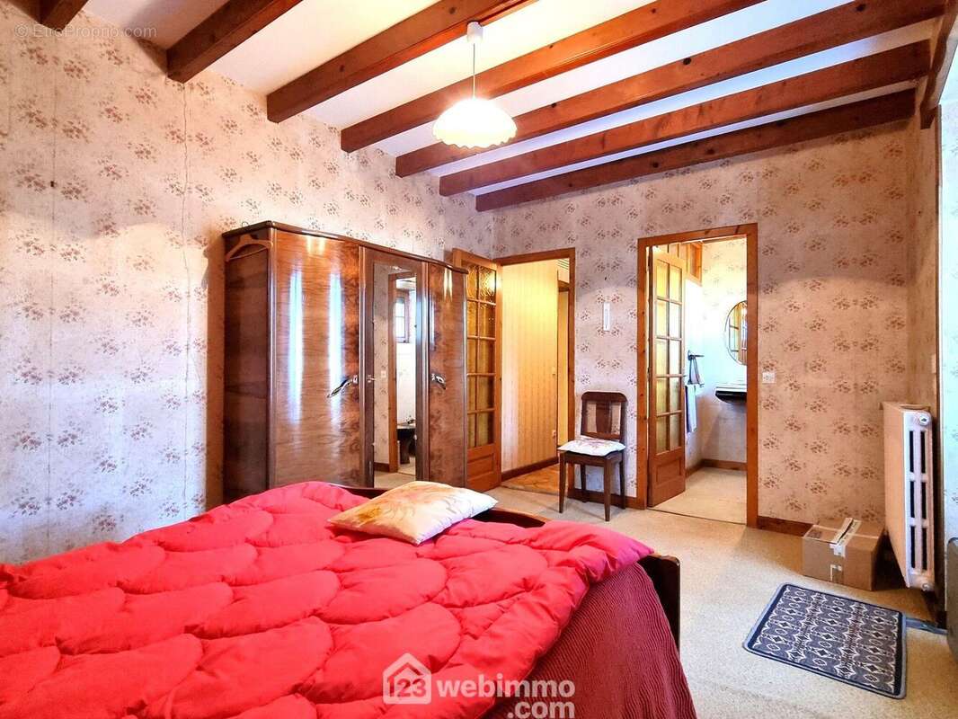 De 14 m2 avec WC / lave-mains privatif. - Maison à PAMPROUX