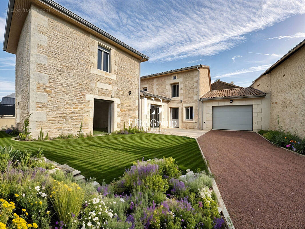 Maison à LA ROCHEFOUCAULD