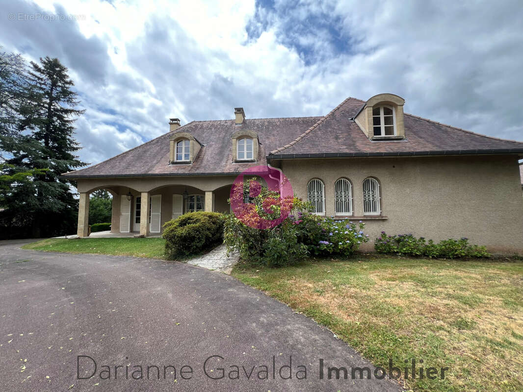 Maison à DECAZEVILLE