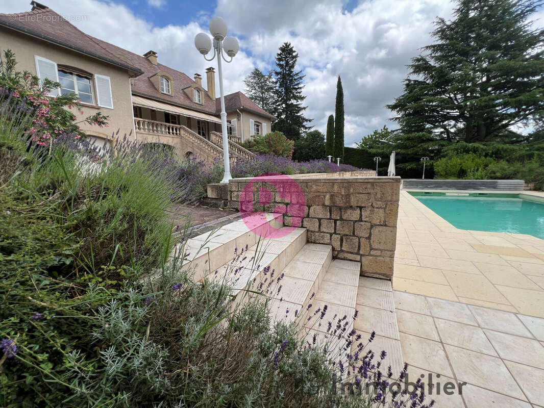 Maison à DECAZEVILLE