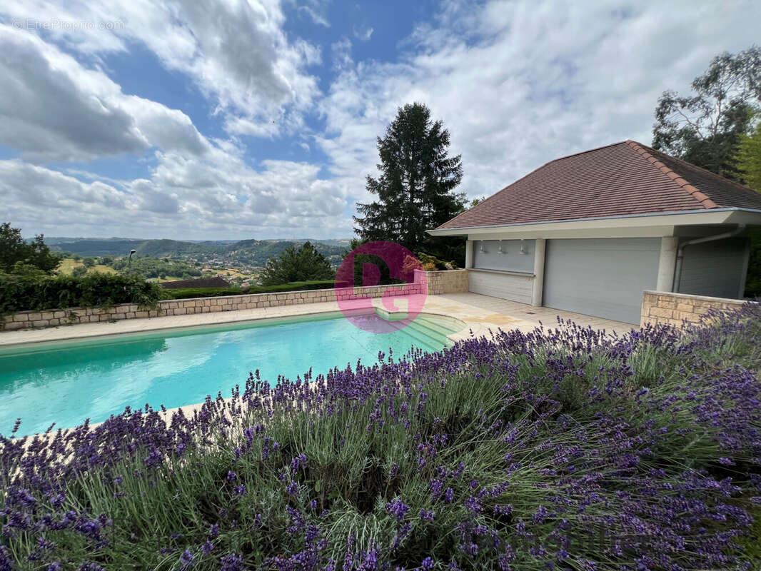 Maison à DECAZEVILLE