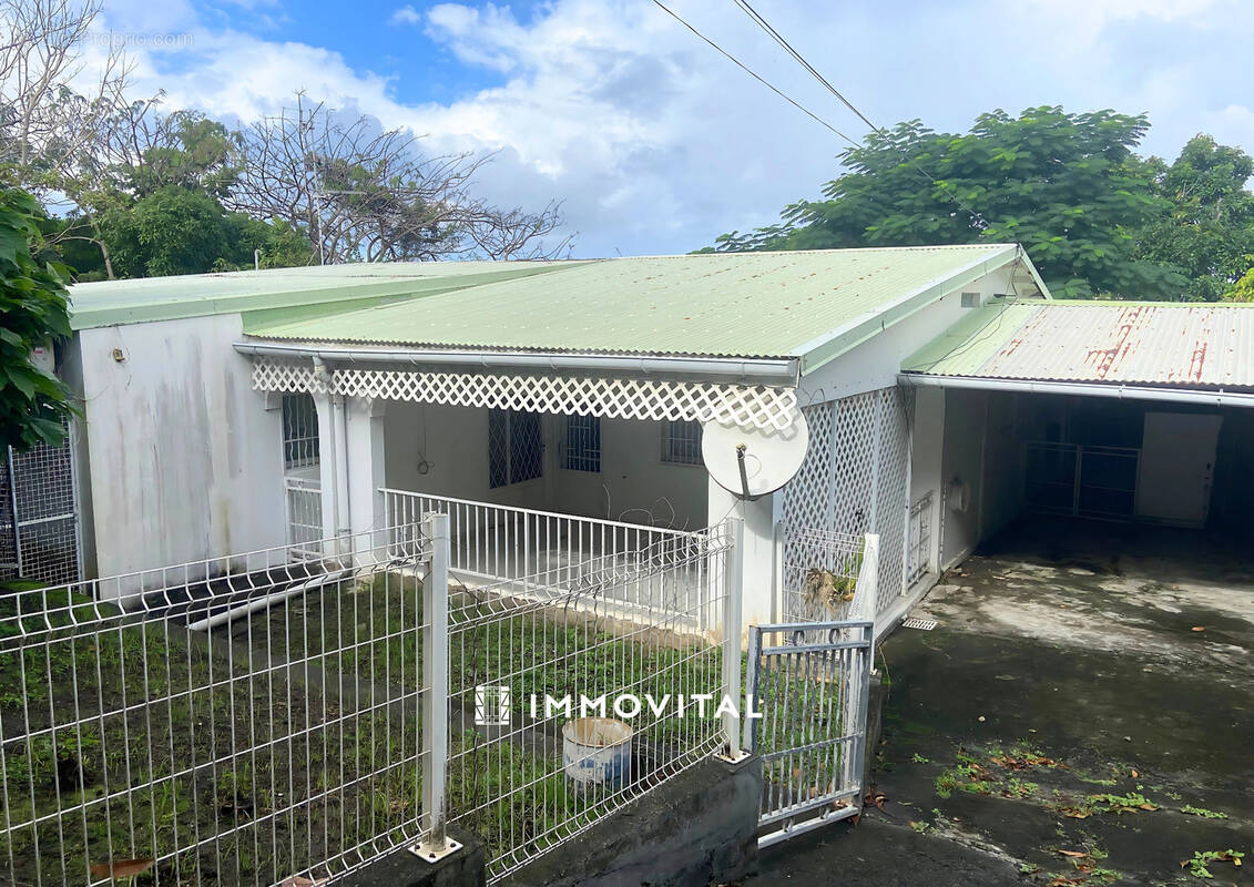 Maison à BASSE-TERRE