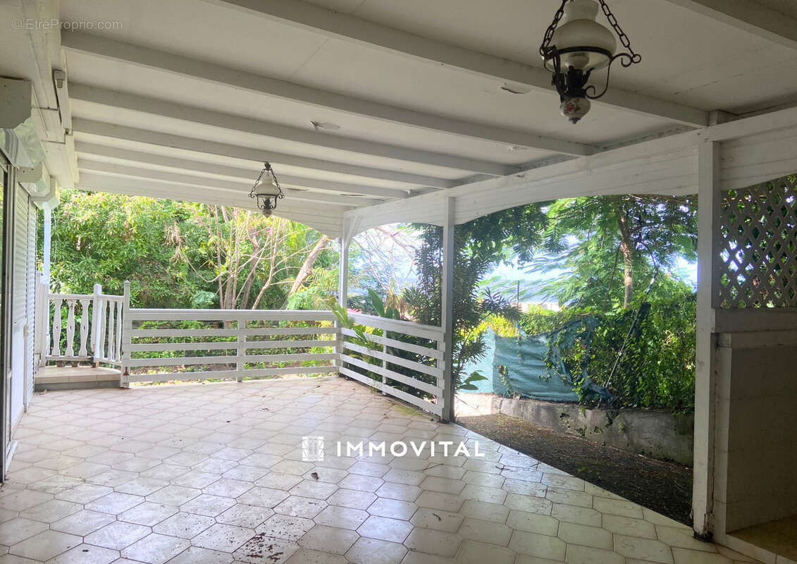 Maison à BASSE-TERRE