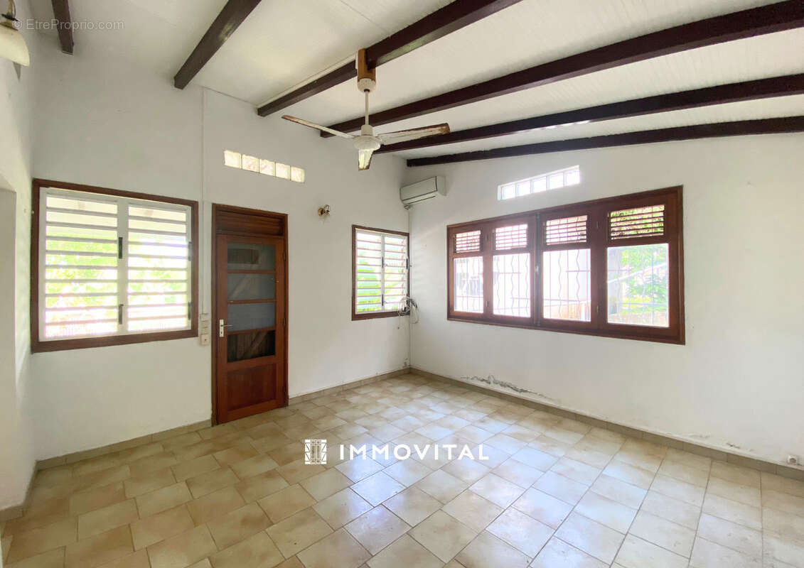 Maison à BASSE-TERRE