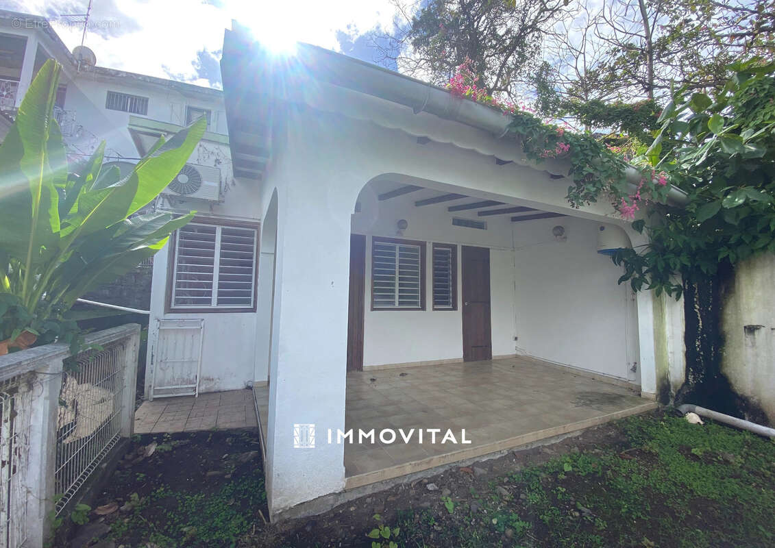 Maison à BASSE-TERRE