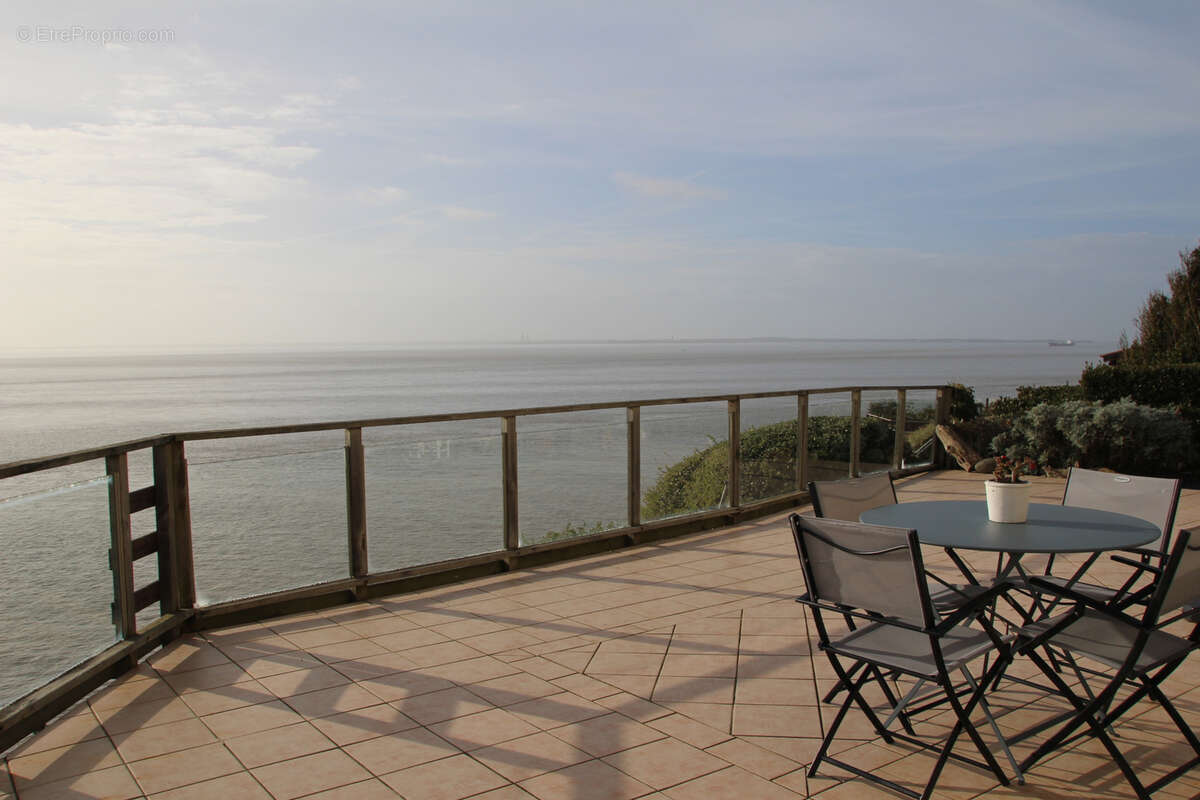 Appartement à MESCHERS-SUR-GIRONDE