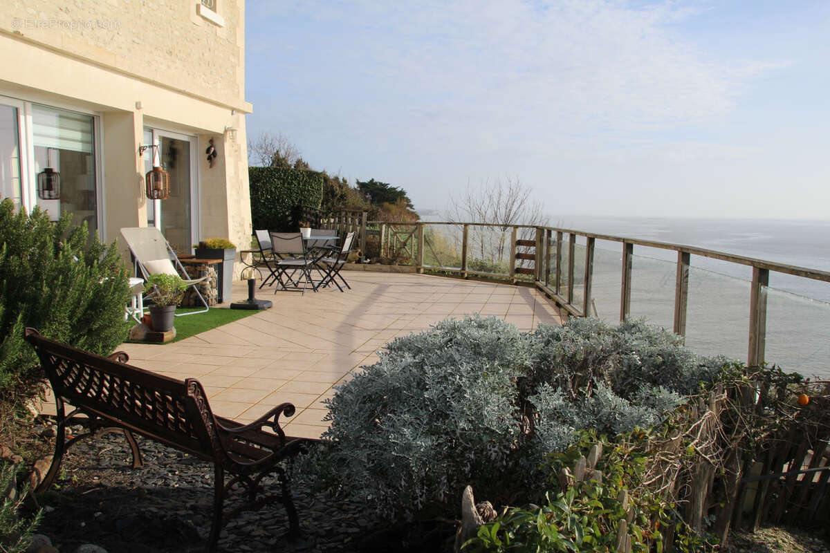 Appartement à MESCHERS-SUR-GIRONDE