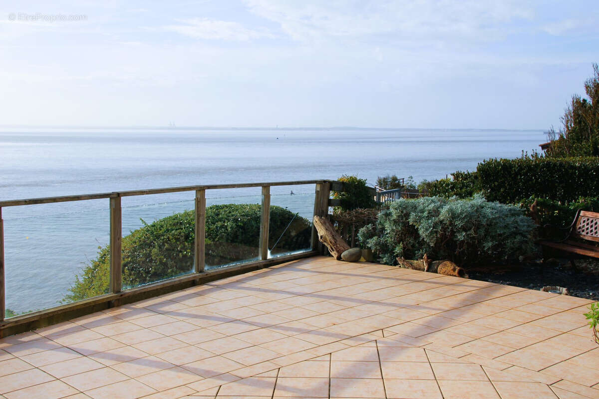 Appartement à MESCHERS-SUR-GIRONDE