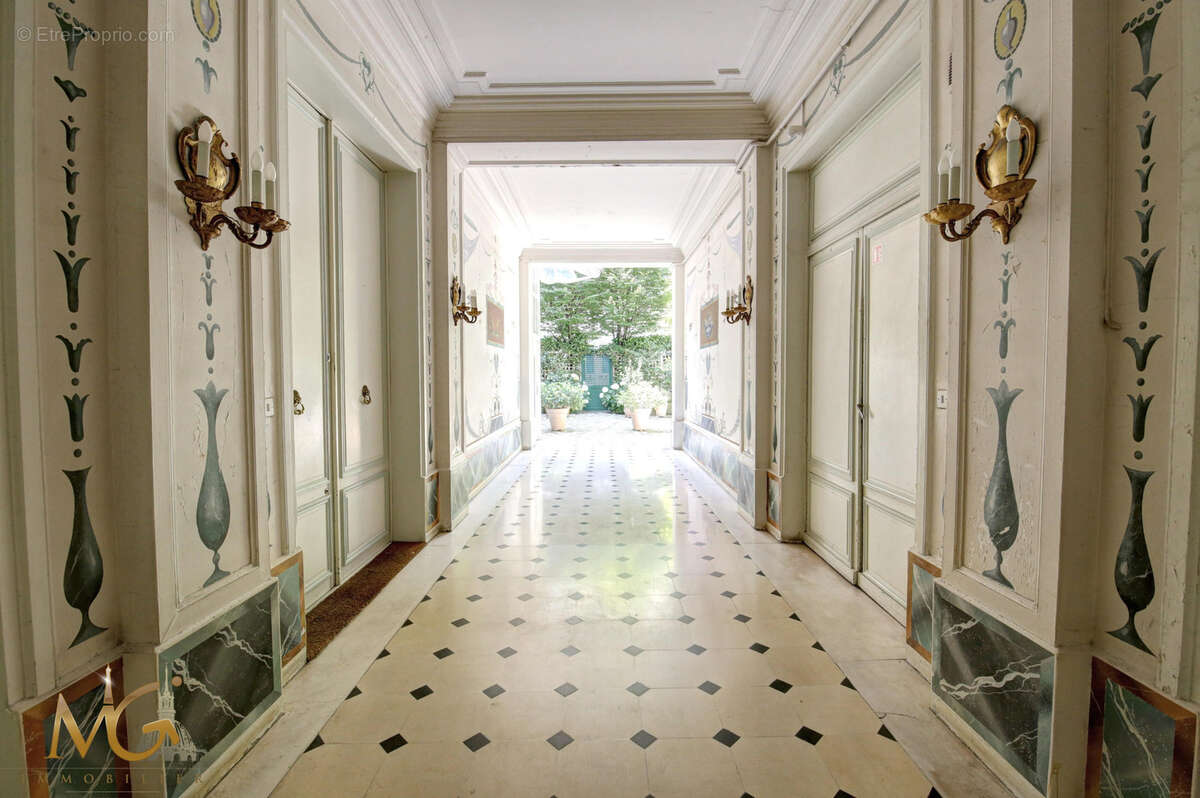 Appartement à PARIS-7E