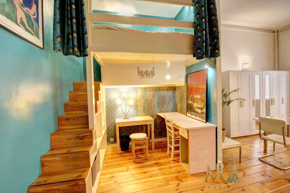 Appartement à PARIS-7E